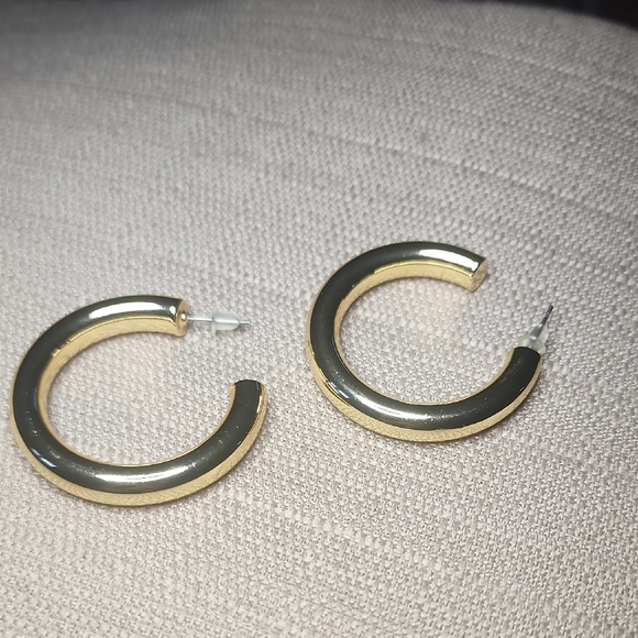 Jewelry - Gold-Tone Chunky Hoops, Preloved in Great Condition